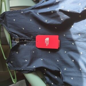 The North Face Sleeveless Bayward Top, size Large, Navy